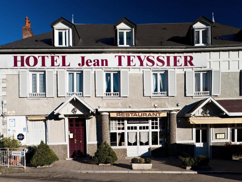 Logis Hotel Teyssier Юзерш Екстериор снимка