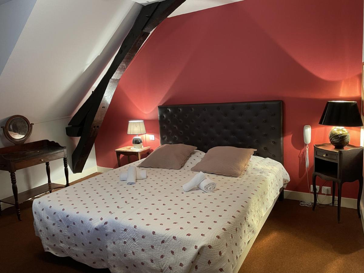 Logis Hotel Teyssier Юзерш Екстериор снимка
