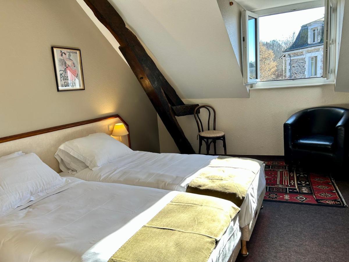 Logis Hotel Teyssier Юзерш Екстериор снимка