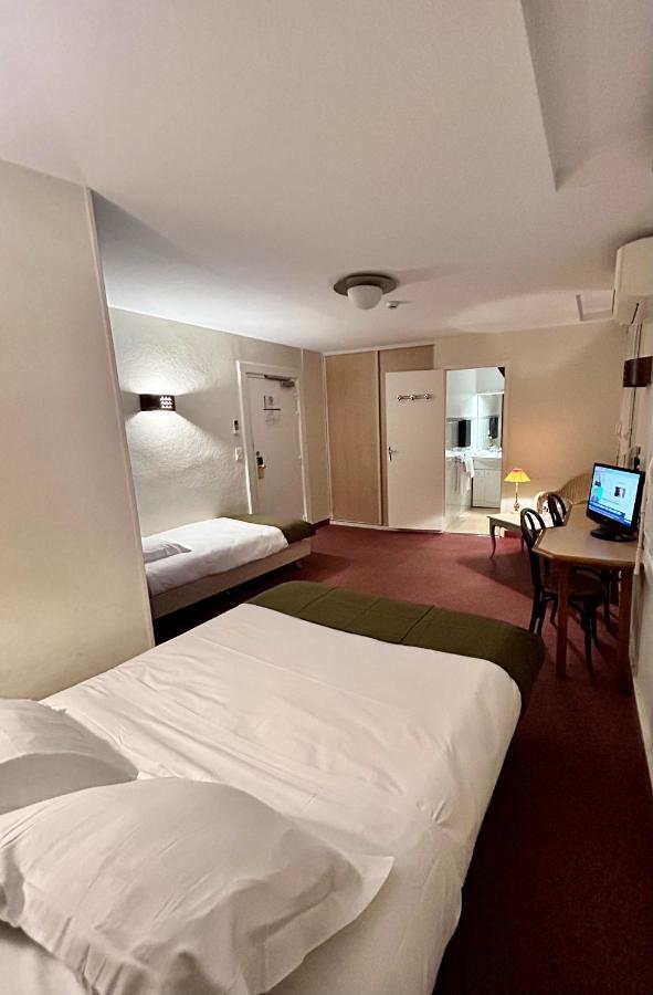 Logis Hotel Teyssier Юзерш Екстериор снимка