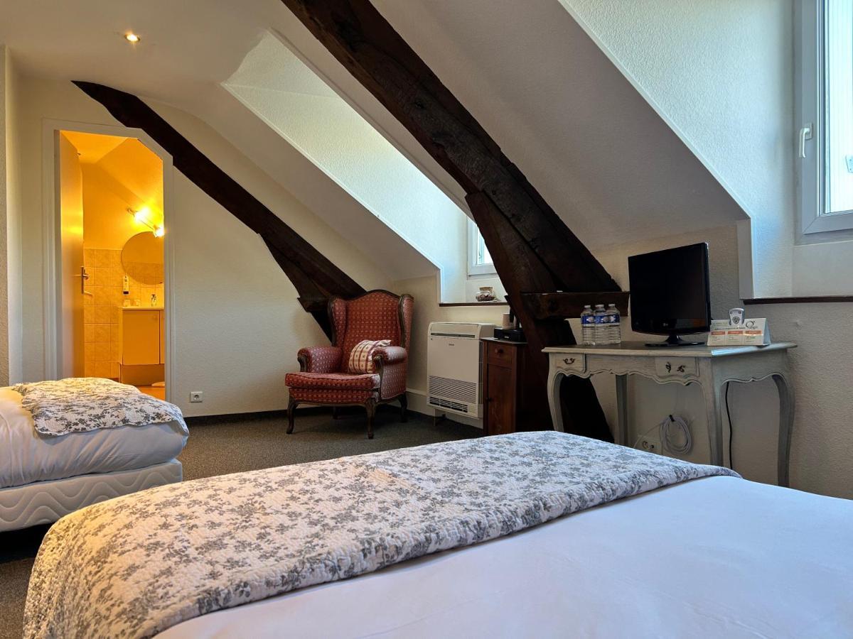 Logis Hotel Teyssier Юзерш Екстериор снимка