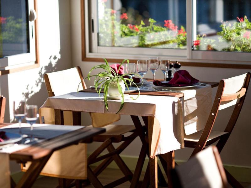 Logis Hotel Teyssier Юзерш Екстериор снимка