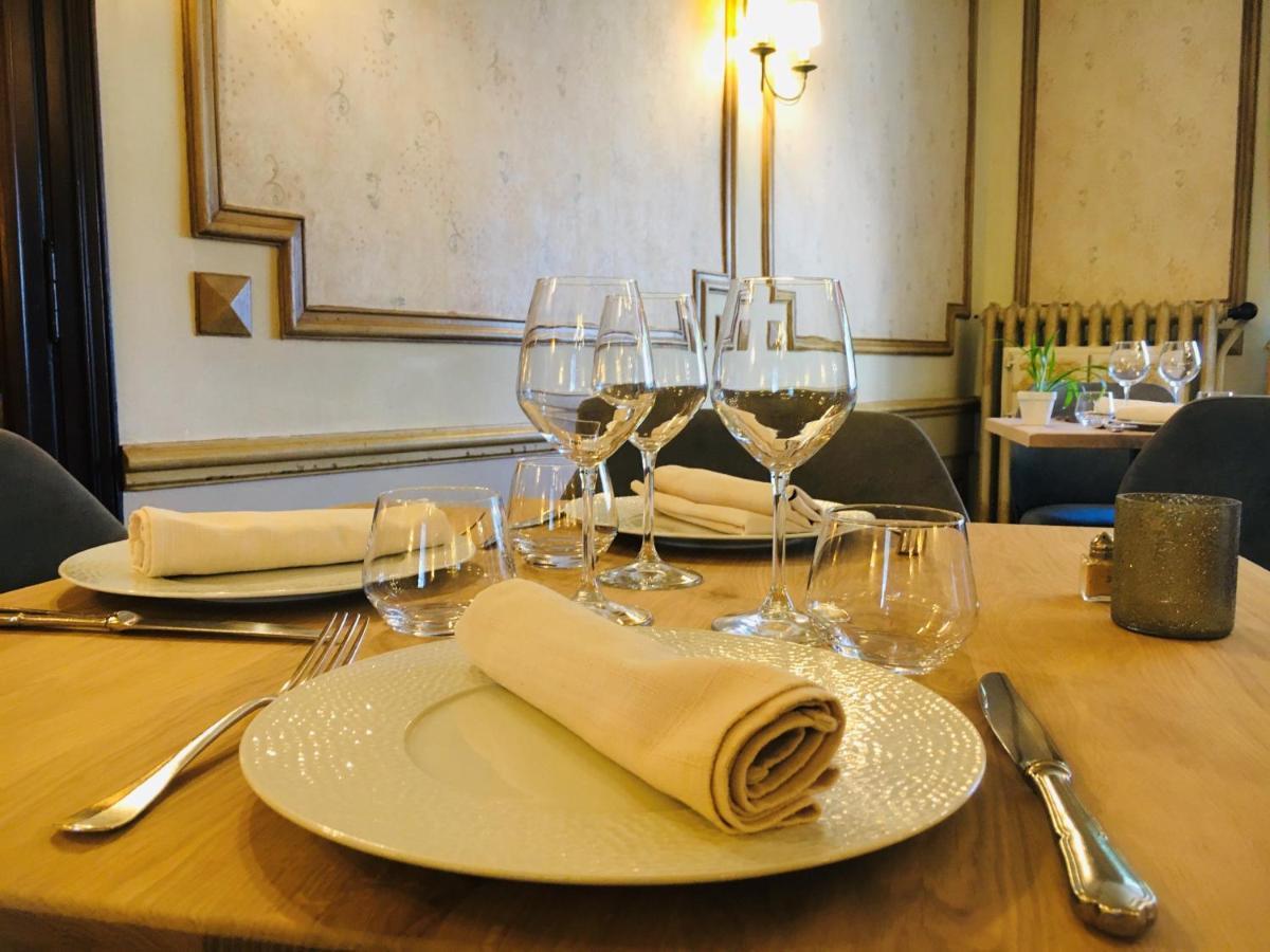 Logis Hotel Teyssier Юзерш Екстериор снимка